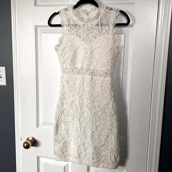 Sans Souci white dress with beautiful details - Picture 1 of 4
